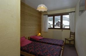 MOY3chambre1.JPG